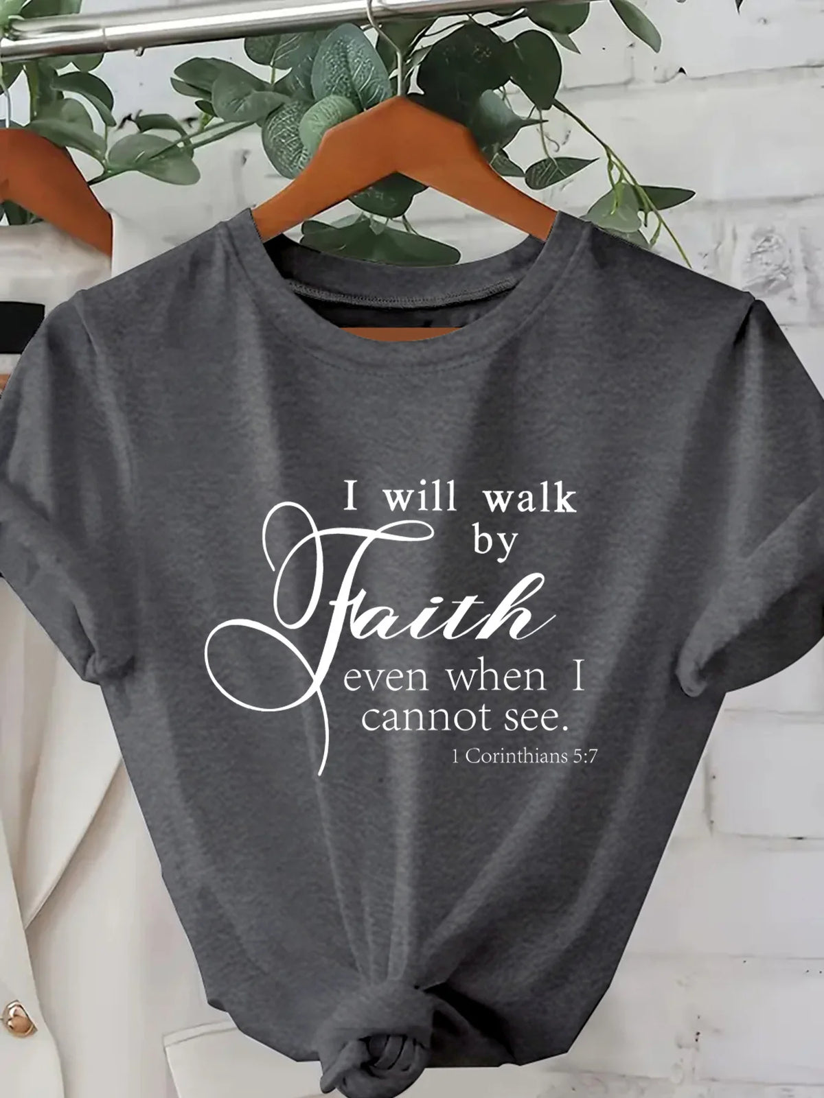 Playera Rosa 'Walk By Faith' – Top Casual con Frase Inspiradora para Mujer