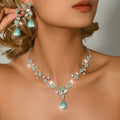 Set de Aretes y Collar Floral – Joyería Elegante para Mujer